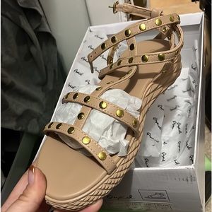 Gladiator sandal